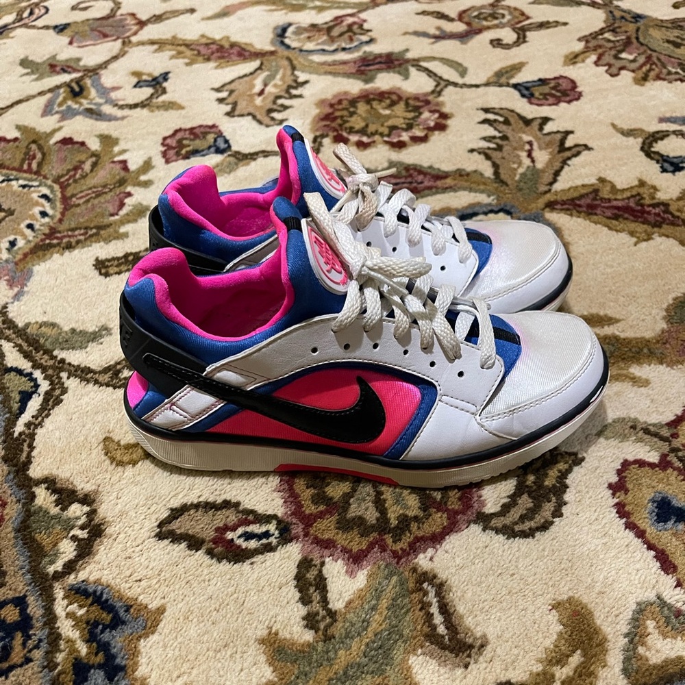 Vintage Women’s Hot Pink Blue & White Nike Shoes Size 7.5 - Picture 5 of 17